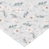 Feine Blumenmuster. Tischdecke (Schrägansicht)