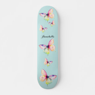 Feine rosafarbene Schmetterlinge in Pastellfarben Skateboard
