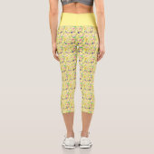 Feine Wildblume in hellgelber Farbe. Capri Leggings (Rückseite)