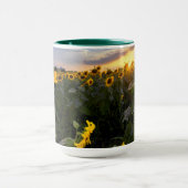 Feld der blühenden Sonnenblumen Tasse (Zentrum)
