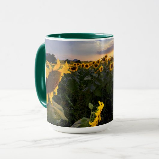 Feld der blühenden Sonnenblumen Tasse (Vorderseite Links)