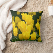 Feld der hellgelben Tulpen Kissen (Decke)