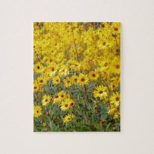 Feld der lebhaften gelben Blumen Puzzle