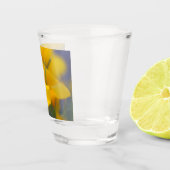 Feld mit blühenden Mohnblumen Schnapsglas (Rechts)