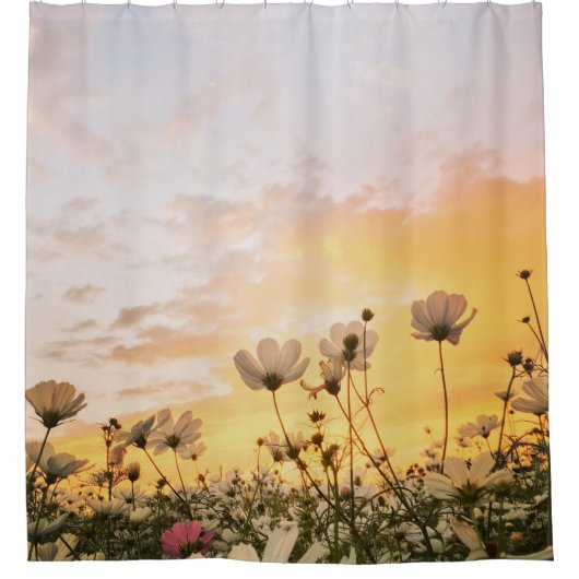 Feld mit Blume Duschvorhang (Vorderseite)