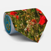 Feld mit Blume und Bäumen Krawatte (Gerollt)