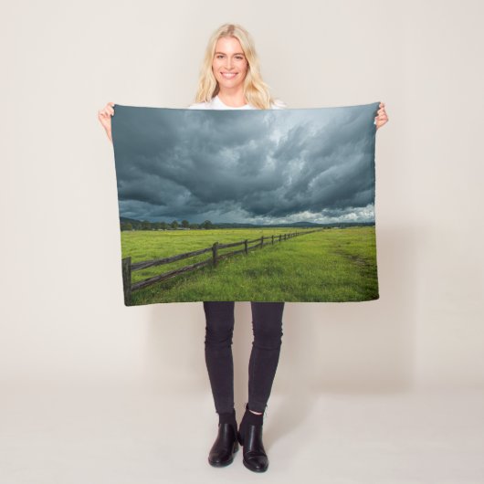Feld mit Holzzaun Fleecedecke (Beispiel)