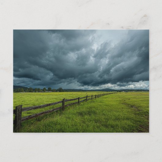Feld mit Holzzaun Postkarte (Vorderseite)