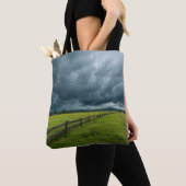 Feld mit Holzzaun Tasche (Von Nahem)