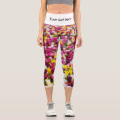 Feld mit Tulpen Capri Leggings (Vorderseite)