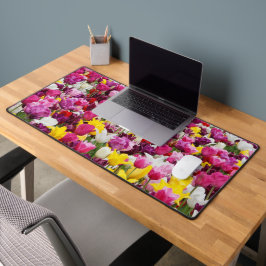 Feld mit Tulpen Schreibtischunterlage