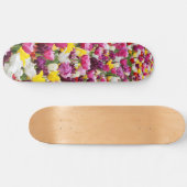 Feld mit Tulpen Skateboard (Horizontal)