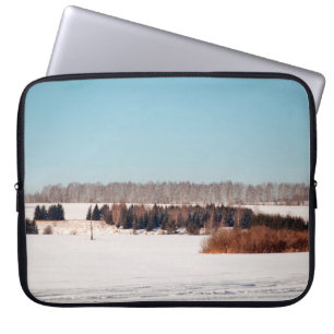 Felder und Wälder Zentralrusslands. Architektur Laptopschutzhülle