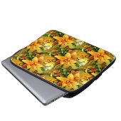 Felder von Lilies...... Laptopschutzhülle (Vorne Knopf)