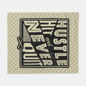 Feldhockey-Hustelschlag nie aufhören Fleecedecke (Vorderseite (Horizontal))