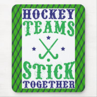 Feldhockey-Teams kleben gemeinsam Mousemat
