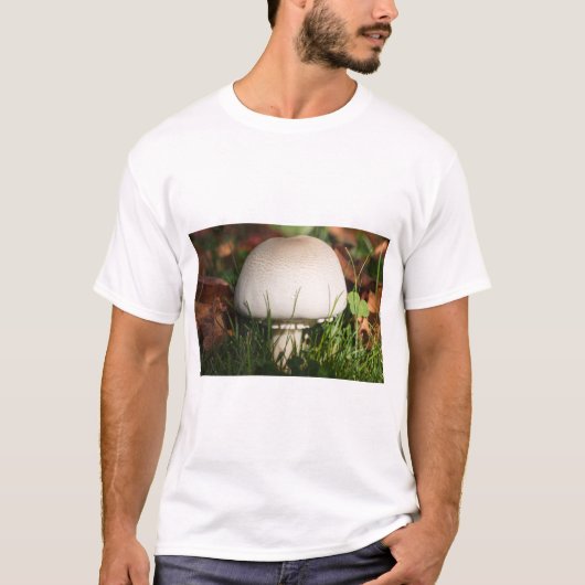 Feldpilz im Wald T-Shirt (Vorderseite)