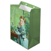 Felicity (von George Henry) Mittlere Geschenktüte (Rückseite Schrägansicht)