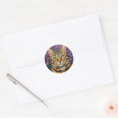 Feline and Floral | Cute Artistic Gray Tabby Cat Runder Aufkleber (Umschlag)