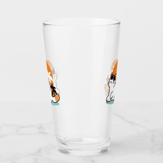 Feline Fine in the Sunshine - Entspannte Tropenkat Glas (Links)