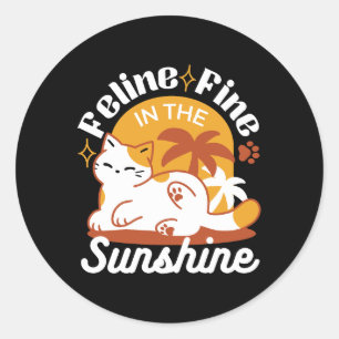 Feline Fine in the Sunshine - Entspannte Tropenkat Runder Aufkleber