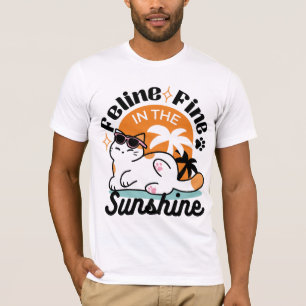Feline Fine in the Sunshine - Entspannte Tropenkat T-Shirt