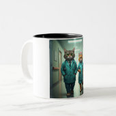 Feline First Responder Zwei-Tone-Tasse Zweifarbige Tasse (Vorderseite Links)