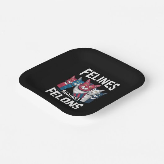 Felines gegen Felsen Pappteller (Gewinkelt)