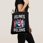 Felines gegen Felsen Tasche (Von Nahem)