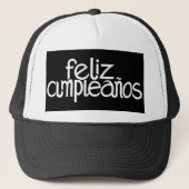 Feliz Cumpleños weißer Hut Truckerkappe (Vorderseite)