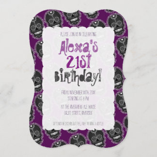 Feliz Muertos schwarze Zuckerschädel auf Lila Einladung