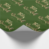 Feliz Navidad Elegant Green und Gold Script Geschenkpapier (Ecke)
