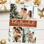 Feliz Navidad Foto Collage Feiertagskarte<br><div class="desc">Diese fantastische 3-Foto-Urlaubskarte mit "Feliz Navidad!" in einem modernen Script-Schriftart und Ihrem Familiennamen und Jahr in einem feinen,  klassischen Schriftart,  sowohl in Weiß auf Terrakotta mit passendem Rücken,  ist ideal für den Versand an Ihre Familie und Freunde. Jeder wird Liebe bekommen neue Fotos Ihrer Familie!</div>