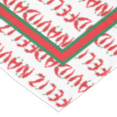 Feliz Navidad Red Chile Pepper Tischdecke (Schrägansicht)