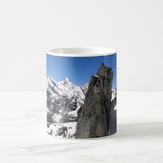Felsen am Schilthorn in der Schweiz Kaffeetasse (Mittel)