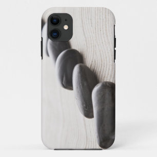 Felsen auf Sand iPhone 11 Hülle
