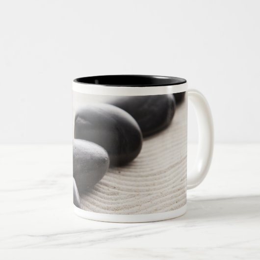 Felsen auf Sand Zweifarbige Tasse (VorderseiteRechts)