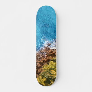 Felsen im Meer, Ansicht von oben 1 Skateboard