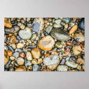 Felsen und Kiesel an einem Strand in Maine Archiva Poster