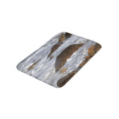 Felsen und Wellen Badematte (Schrägansicht)