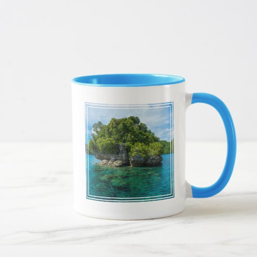 Felseninsel auf den Felsen Tasse (Rechts)