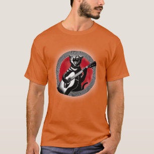 Felsenkater spielt Gitarre unter dem roten Mond Fr T-Shirt