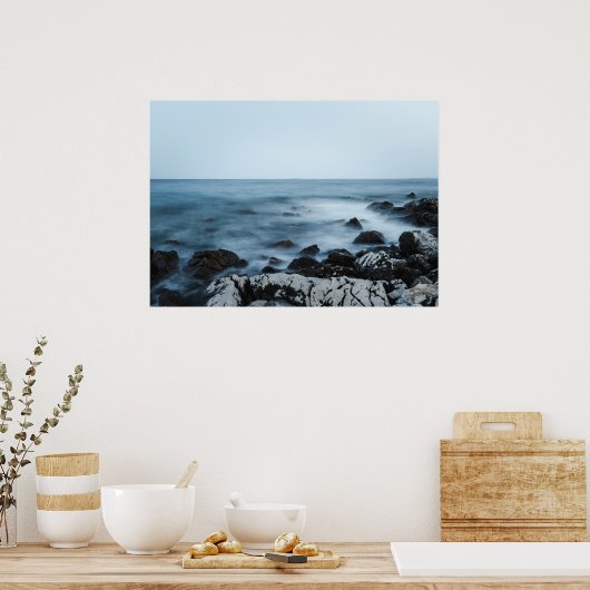Felsenküste mit wenig Wasser Poster (Küche)