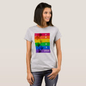 Felsflagge geometrische Origami-Regenbogenfarben T-Shirt (Vorne ganz)