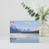 Felsgebirge, die in Maligne Lake reflektieren Postkarte (Stehend Vorderseite)