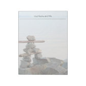 Felsgestapel am Strand. Foto bei Hao zhang Notizblock (Rotiert)