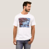Felsstrand mit Wasser, Kanada T-Shirt (Vorne ganz)