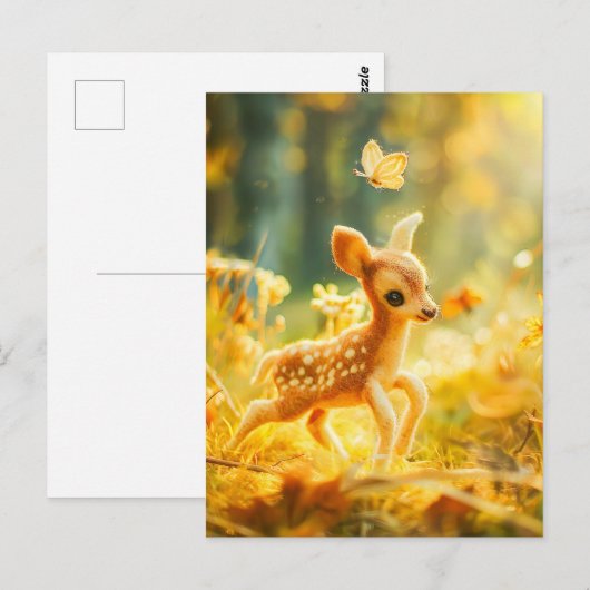 Felt Fawn in Sunny Clearing mit Schmetterling Postkarte (Vorne/Hinten)