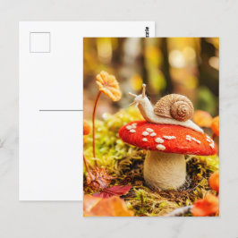 Felt Schnecke über feinen agarischen Pilz krabbeln Postkarte