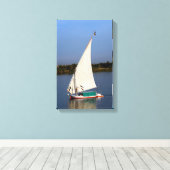 Felucca segelt entlang des Nils - Assuan, Ägypten Leinwanddruck (Insitu (Holzboden))